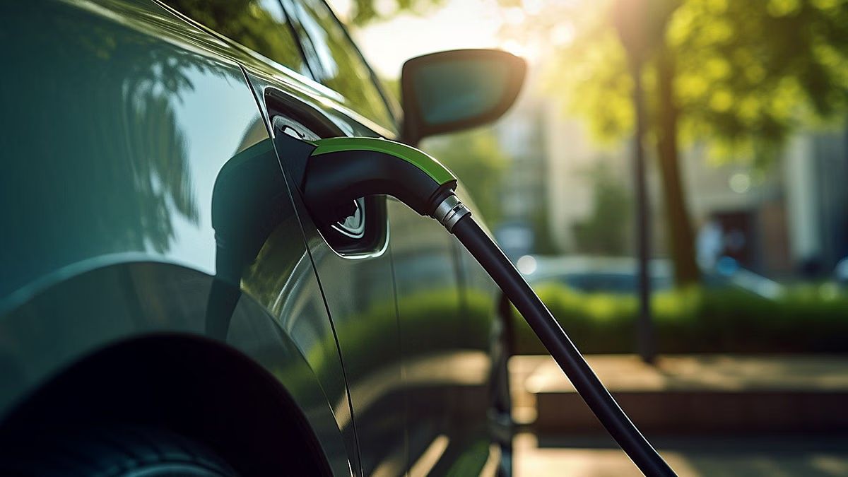 20% Ethanol in Kolkata Petrol: कोलकाता में XP95 और नॉर्मल पेट्रोल में 20% इथेनॉल! गाड़ी मालिकों में मचा हंगामा, जानिए क्यों बढ़ रही चिंता